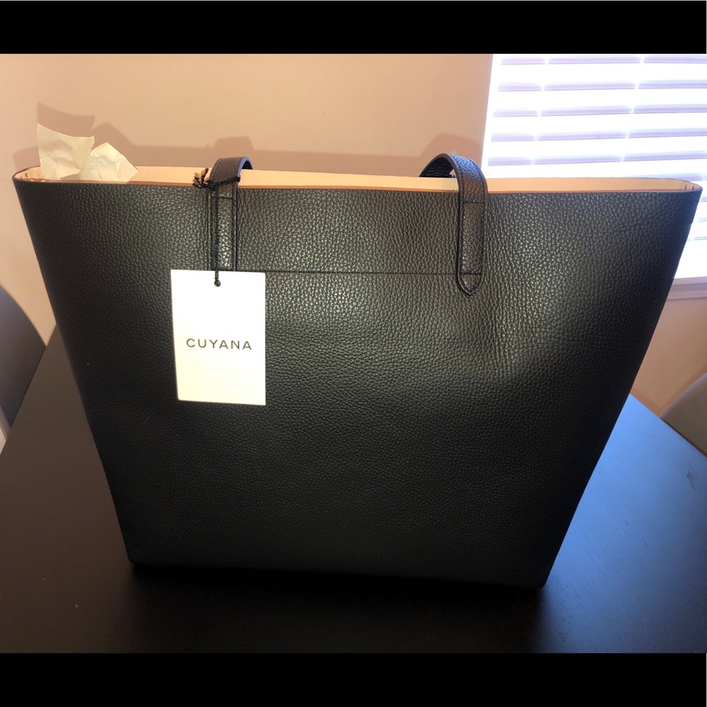Cuyana Classic Structured Leather Black Tote
